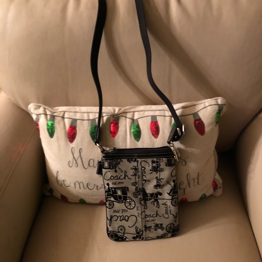 Coach crossbody purse really cute for women on the go! You will love this!